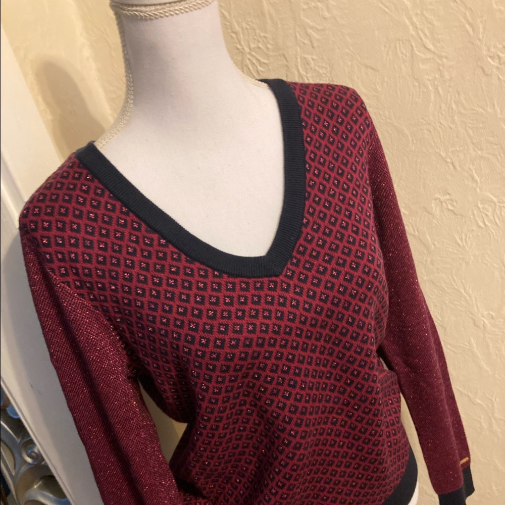 New Tommy Hilfiger Sweater